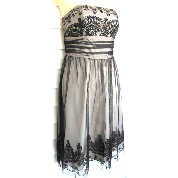 David's Bridal Size 8 Tulle Caviar Bead Knee Length Strapless Dress - Picture 4 of 7
